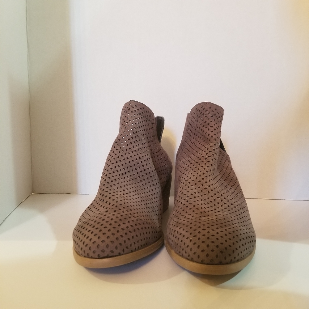 Dolcetta Shoes Size 11
